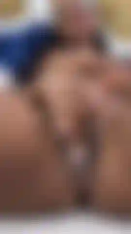 pussy in closeup + domi + dildo mmmmmm