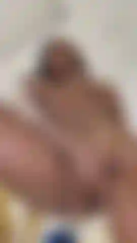 Je joue avec mes doigts.