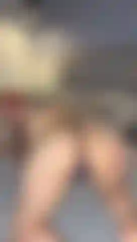 Mets ton visage entre mes fesses.