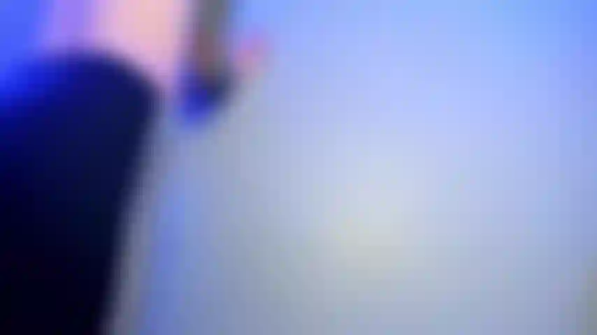 Joi pour le cul d'astrid en sueur.