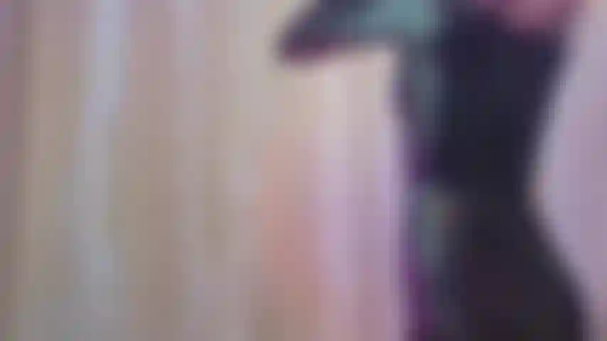 Déni du catsuit noir - adoration du déni taquin.