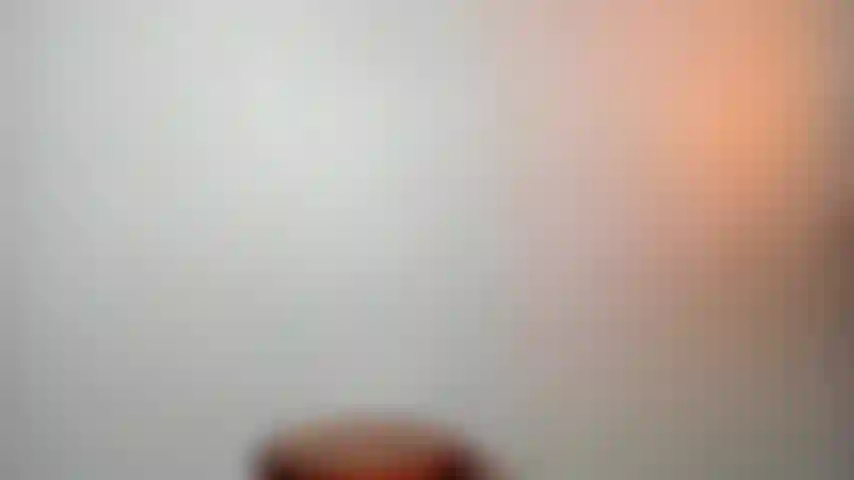 Des chaussettes de sport, des baskets, des pieds pour toi !!