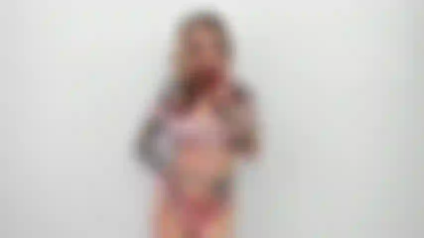 Je jouis sur mes seins.