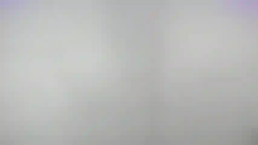 Contact visuel avec une déesse.