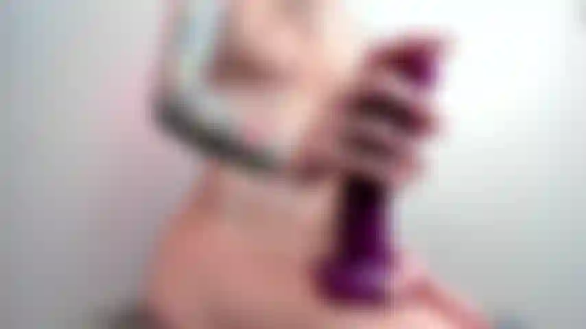 Branlette avec un gode - joi.