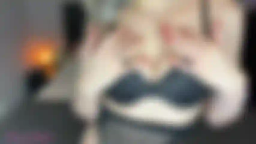 La déesse adore les mésanges 1080hd.