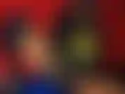 Batgirl avec 2 godes noirs, pénétrant ses profondeurs au nom de la justice.