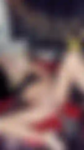 Je joue avec ma chatte et je suis juste une saleté chaude ! Xxx.