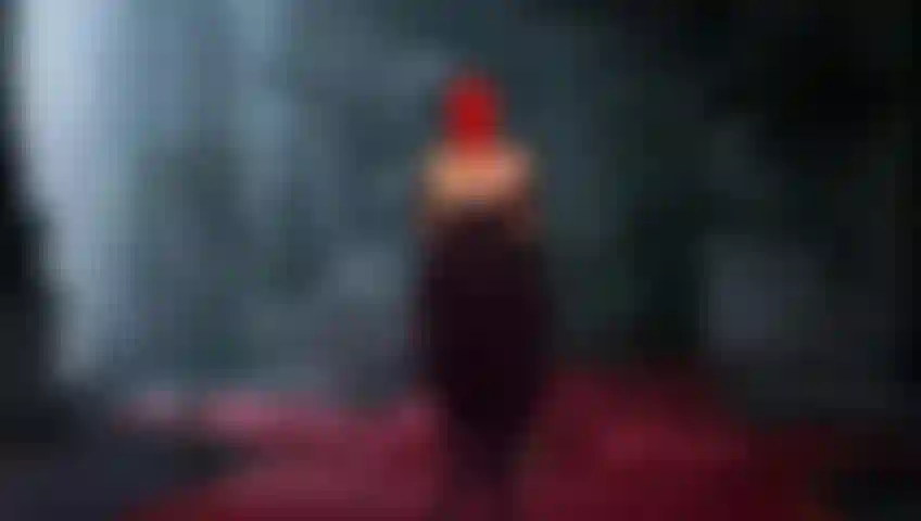 Dérivation sensorielle. Mais elle sait qu'il est là.