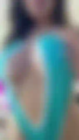 Je twerke en faisant bouger cette chatte hehe.
