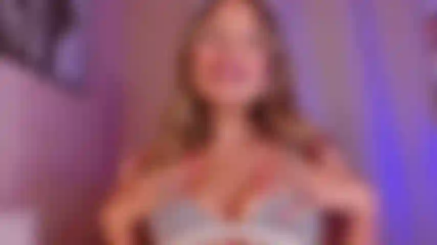 Engraisser ta salope briseuse de ménage pov allaitementtellllement excitée de filmer celui-ci - ça fait si longtemps que je travaille à réussir une scène d'allaitement en pov et je pense que j'y suis arrivée ! Tellllement chaud !Ta femme est en route pour rentrer à la maison mais je ne te laisse pas partir sans que tu me donnes une énorme giclée de sperme. Je te supplie de m'engraisser, et quand tu me donnes enfin cette belle giclée chaude en me disant à quel point je suis bien meilleure que ta femme, je suis une fille très heureuse. Ta femme s'est garée dans l'allée juste au moment où tu étais sur le point de finir en moi, elle n'avait aucune idée que j'étais pleine de ton sperme...Puis quelques mois plus tard, je te donne enfin la bonne nouvelle. Ça a marché ! Ta petite salope enceinte. On s'éclipse lors d'une fête, ta femme heureusement n'a rien remarqué... Mais je pense qu'elle va remarquer quand je lui renvoie son mari en bas couvert de lait de mes seins !Allaitement - briseuse de ménage - engraissement - tromperie - enceinte - pov - chevauchée - supplications - faux gode éjaculateur.