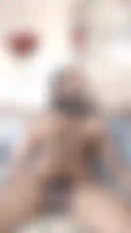 Je me suis masturbé et j'ai éjaculé tout mon sperme. La dernière fois je l'ai laissé partir et il s'est envolé dans les airs tout seul.