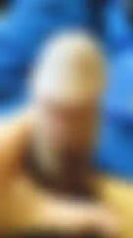 Complètement dur, ma bite est hors de contrôle, je me masturbe pour la contrôler.Tu vas adorer voir ma bite desi bien dure.