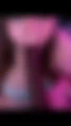 Je suce un gros 10,5 inch bbc (gode).