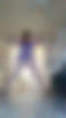Une salope coquine twerks.
