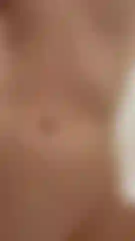 Jet gicler dans la salle de bain) ma chatte gicle, mouille toute la salle de bain).