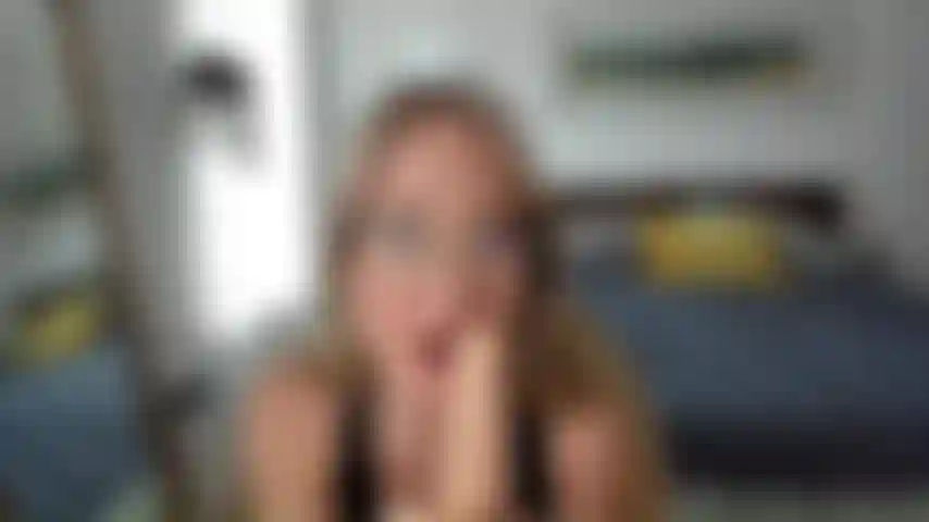 Une pipe bâclée sur un gode.