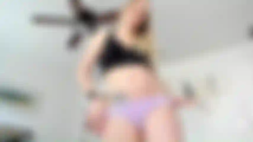 Adorant le cul assis sur le visage.