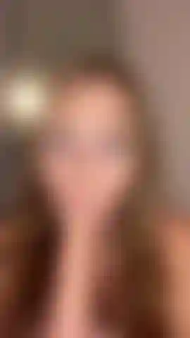 Je te suce la bite et je baise ma chatte jusqu'à ce que je jouisse et que je gicle !