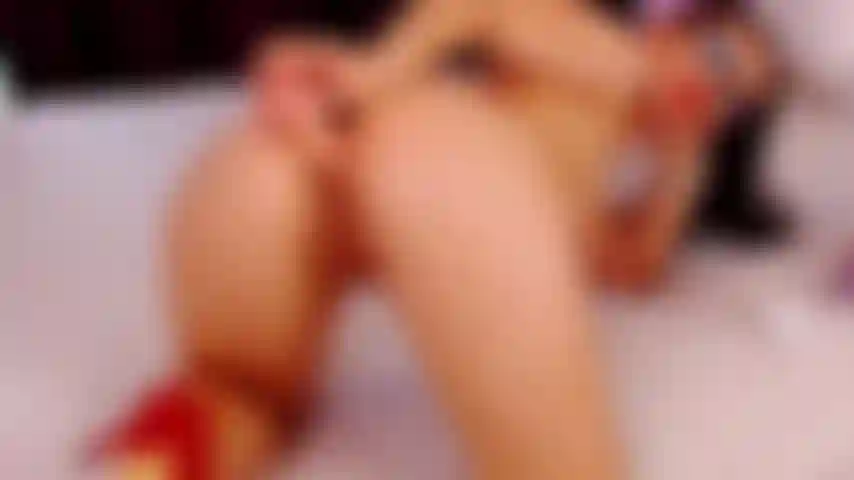 Cette salope adore l'anal ! Conversation cochonne et plaisir anal avec bella !