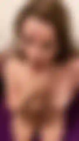 Nue, suce des doigts, des sons bâclés, la bouche ouverte t'aide à jouir pendant que tu caresses pour moi - Tinkabellaxx.