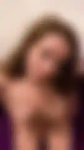 Pov bella à genoux attendant ton sperme.