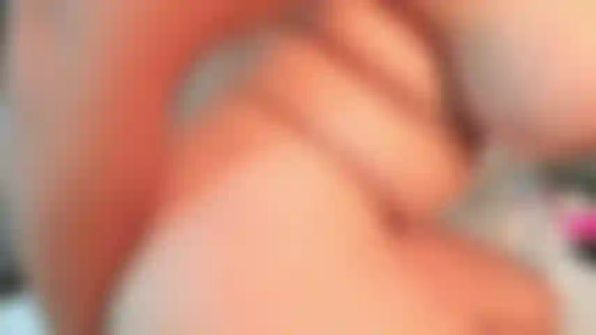 Anal profond, gros trou et fille très humide.