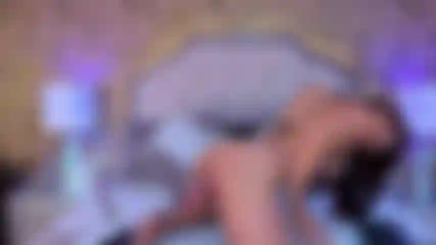 Laissez mes mouvements sexy vous emmener dans un monde où seul le plaisir existe.