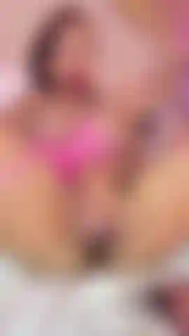 Je ne peux pas m'arrêter... Mon corps en demande plus et je sais que tu veux tout voir.