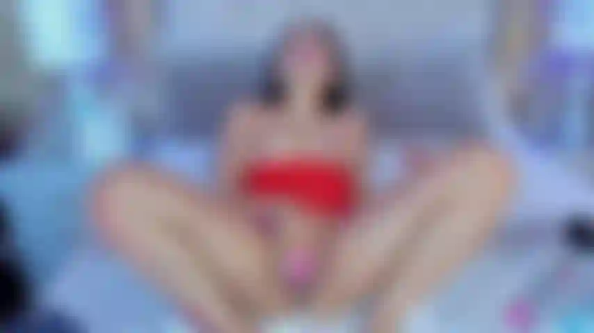 J'ai mon jouet au maximum, qui rend ma chatte humide, ouverte et prête à ce que ta bite la baise sans limites et jusqu'au fond.