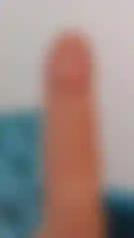 Je masturbe une bite avec tout mon corps, j'utilise ma bouche, ma main et mes seins pour lui donner un maximum de plaisir.