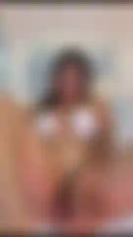 Baise-moi avec ta grosse bite épaisse.