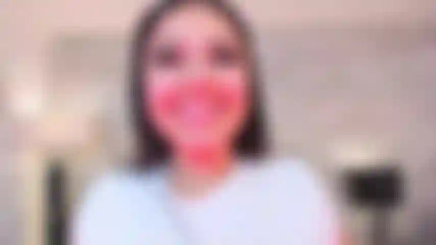Et mes seins sur ton visage ? Ça te plairait ?