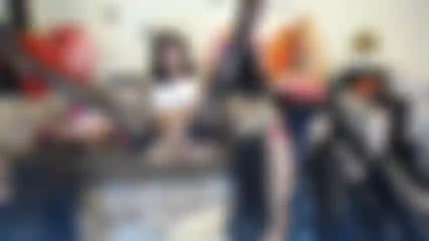 Jouis comme une bonne fille.