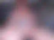 Jouons à un jeu ! Si j'atterris sur un nombre pair, tu peux caresser. Si j'atterris sur un montant impair, tu arrêtes de caresser ! La vidéo se termine par cei !