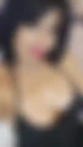 Hé bébé, mes seins sont si beaux !