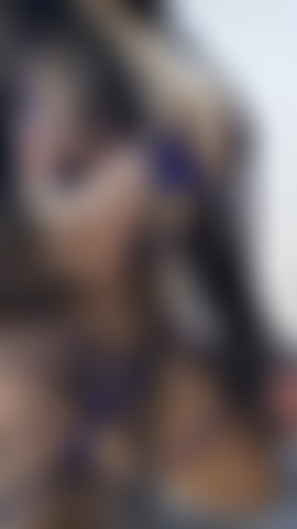 Je chevauche un gros gode par devant.