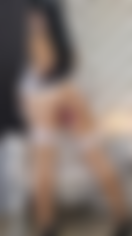 Déplace le string sur le côté et baise-moi.