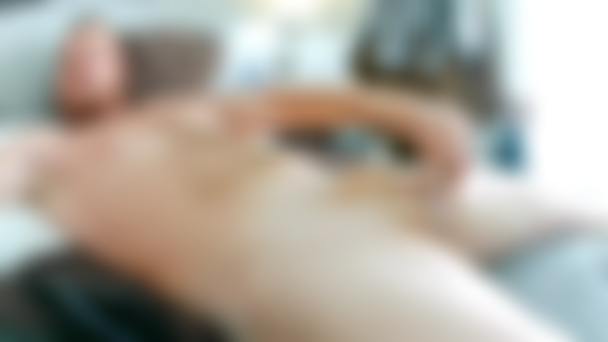 Une bonne longue séance de masturbation.