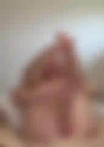 Je m'amuse avec mon jouet en silicone.