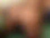 Nourris ta dépendance bébé ! Regarde-moi te taquiner avec mon gros cul en collants beiges et noirs. J'ai un beau gros cul large qui peut à peine rentrer dans les collants. Écoute mes instructions de secousse pendant que je montre le cul.