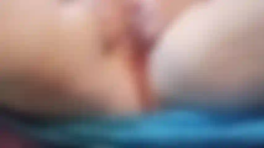 Cum me regarde jouir avec mon jouet.