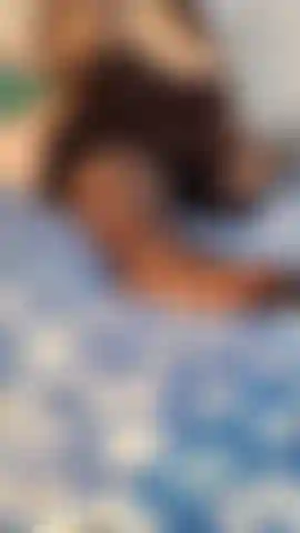 Confident curves, dominating look...
experience, attitude and a sensuality that does not need effort A video for those who know how to appreciate reality.