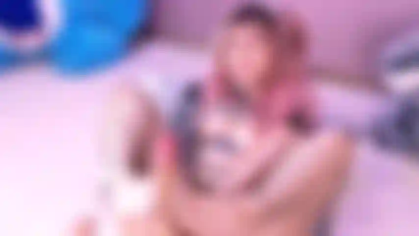Entre dans ma chatte trempée et baise-moi sans retenue 🍑.