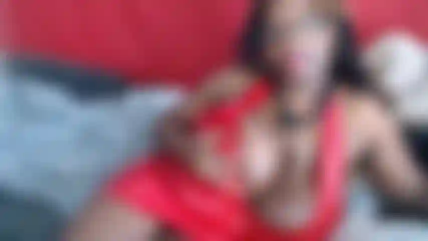 Oil show te baise et te suce toute la nuit avec ta coquine salope noire.