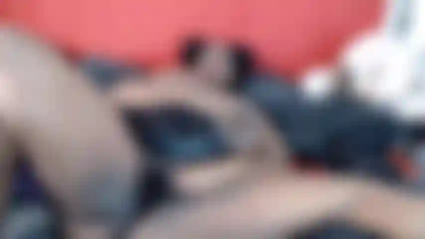 Éjacule sur des propos cochons de la bbc en latex.