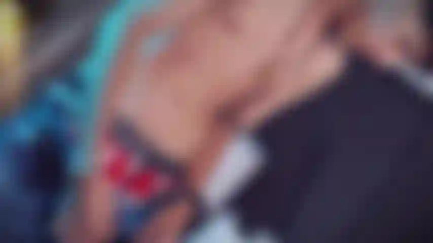 Un mec sexy pour toi.