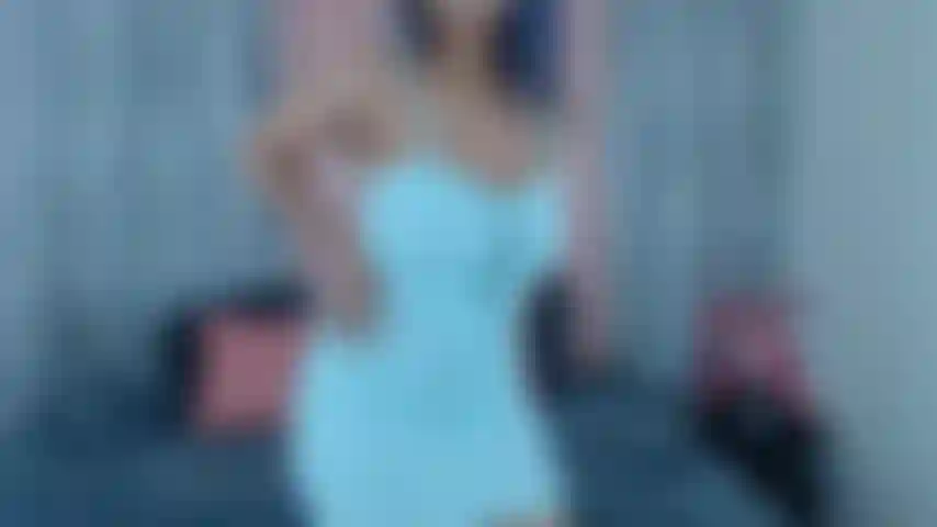 Strip-tease sexy et masturbation.