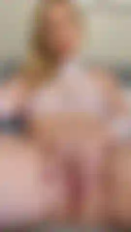 4 Les doigts enfoncés.