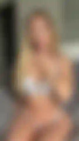 Vs lingerie et gode en verre.